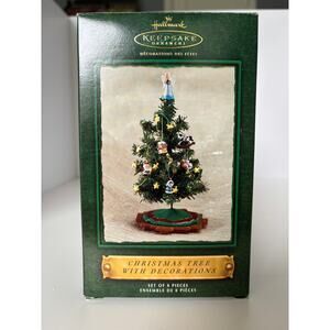 Hallmark 2002 Keepsake Christmas Tree: 5 ornaments, garland & topper.Handcrafted